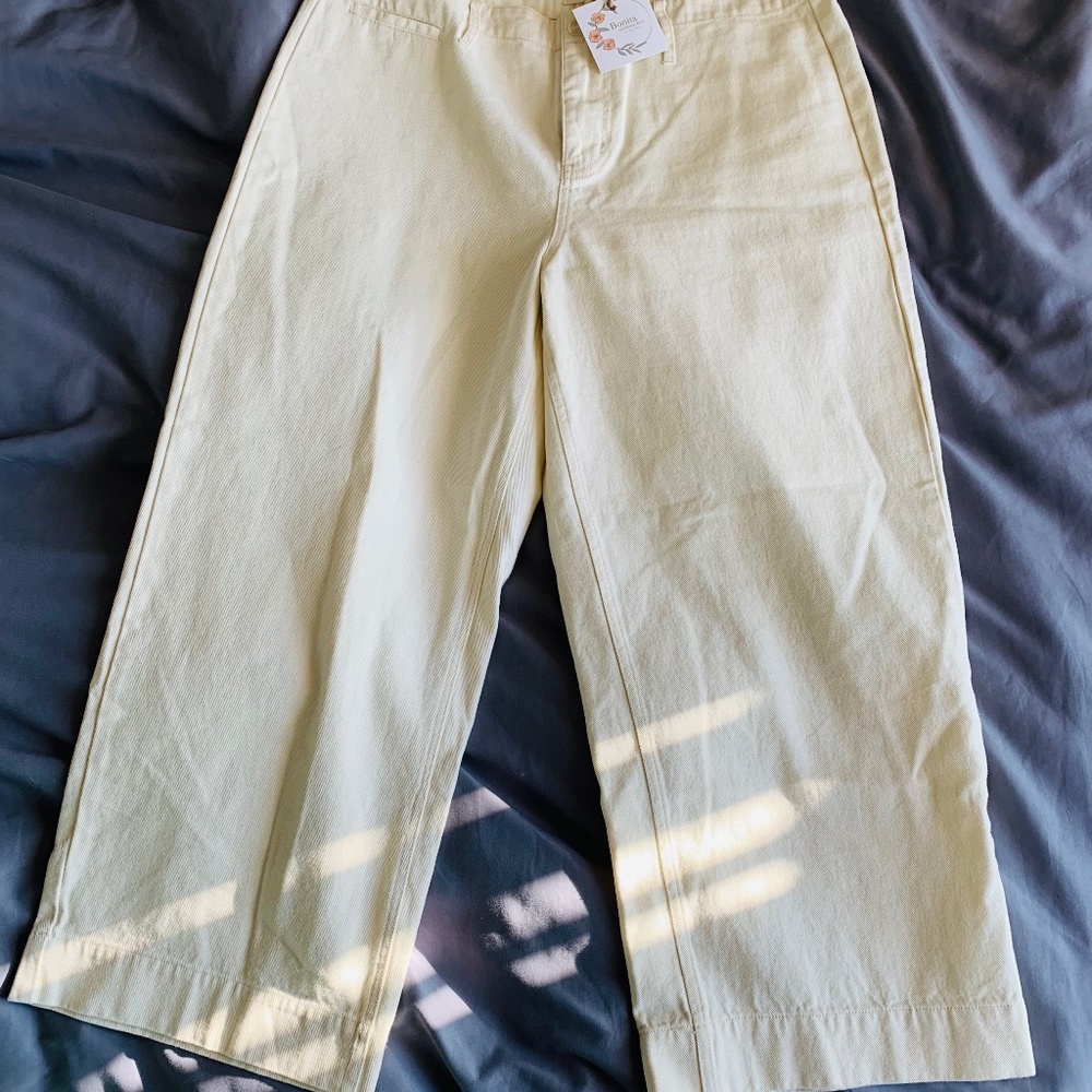 Ladies wide leg peddle pushers